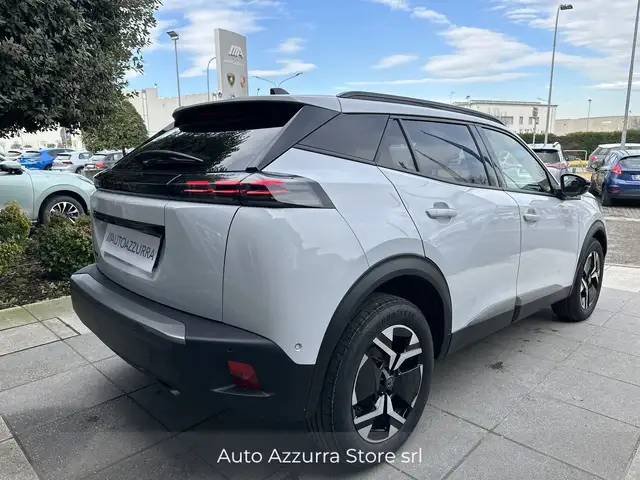 Peugeot 2008 view 4
