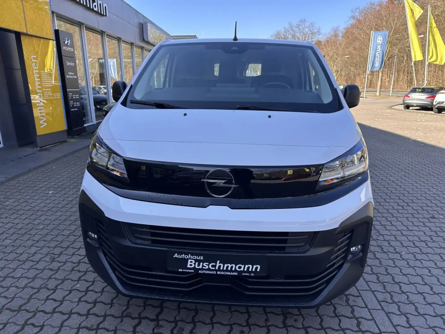Opel Vivaro 2.0 BlueHDi AT 3-Sitze lang +AHK+ Weiß - 2