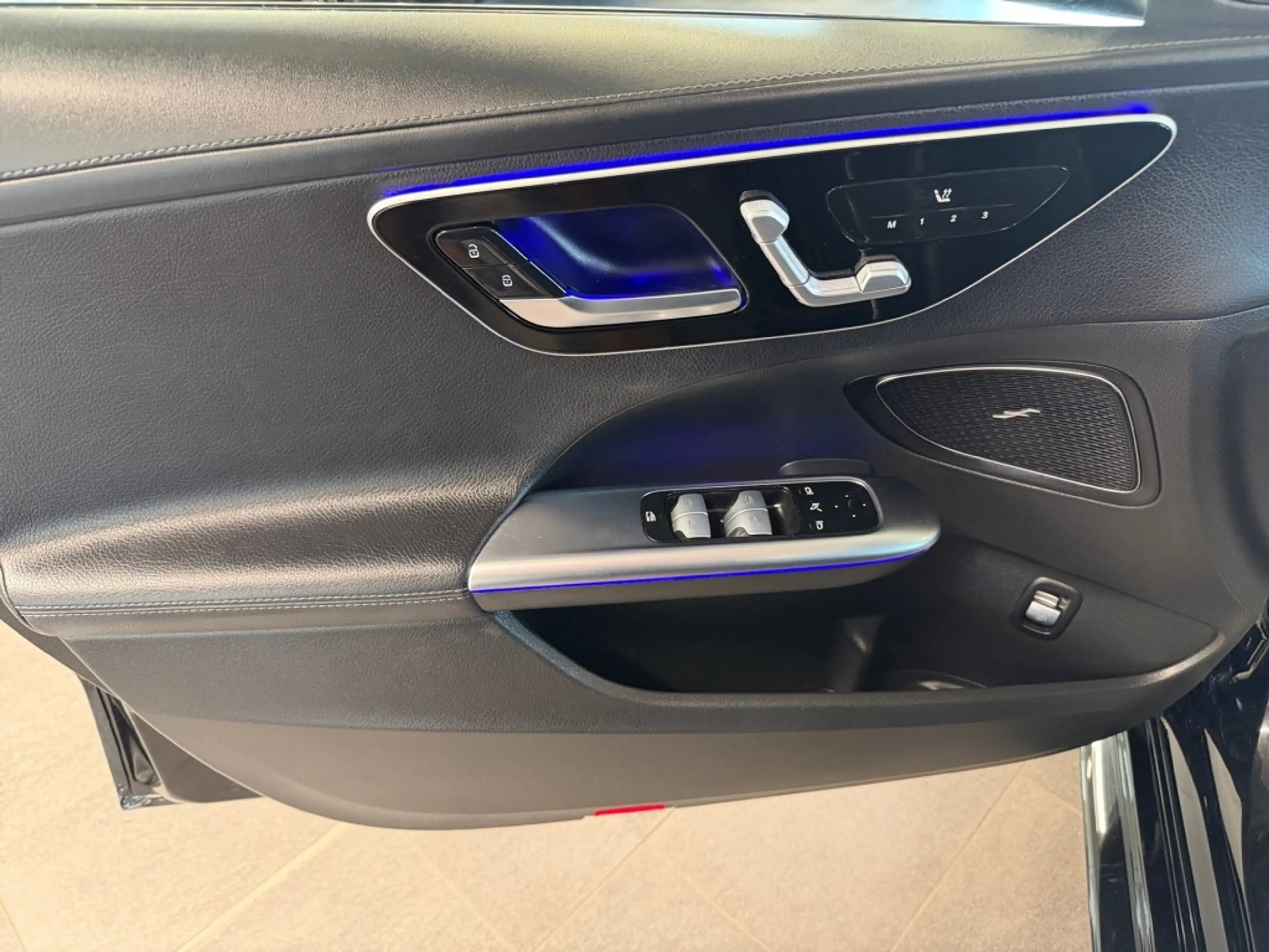 Mercedes-Benz C 220 d T AMG+MBUX+Memory+Night+Ambiente+CarPlay — photo 6