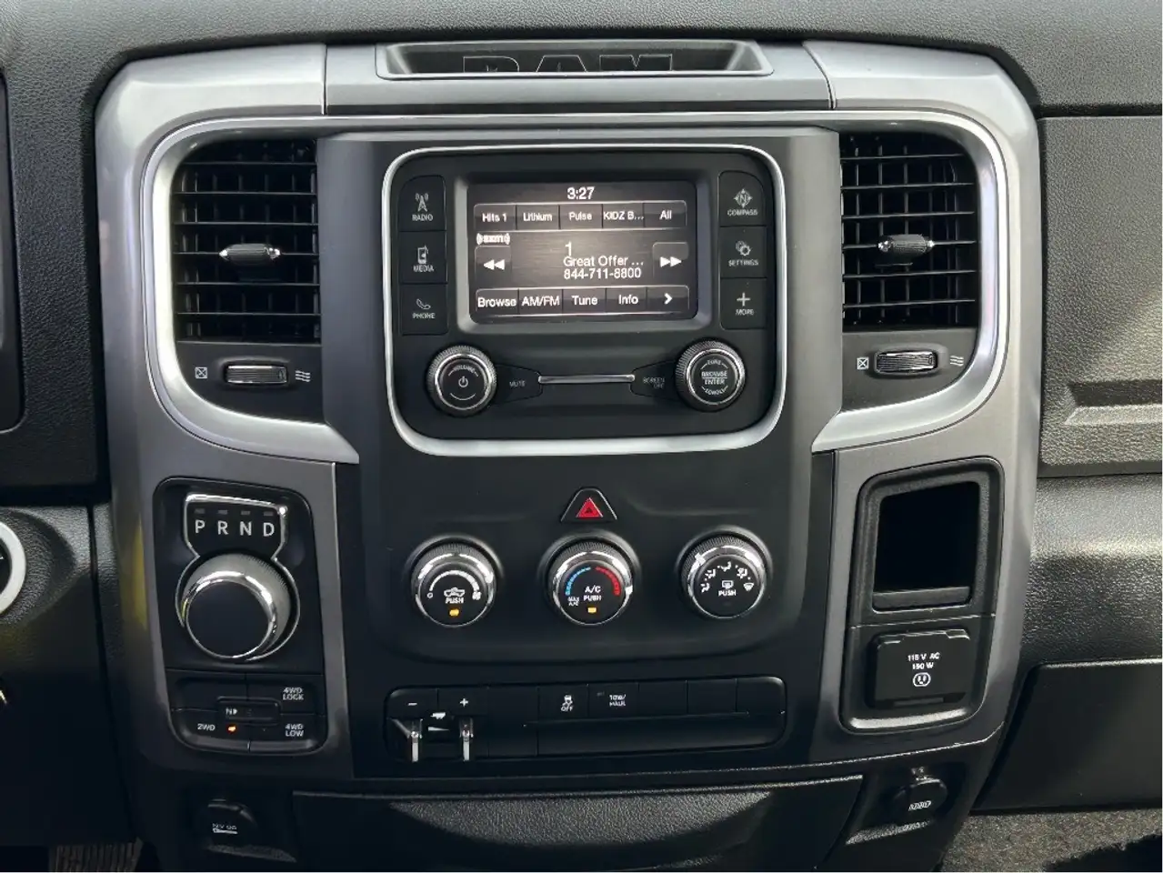 RAM 1500 снимка RAM 1500