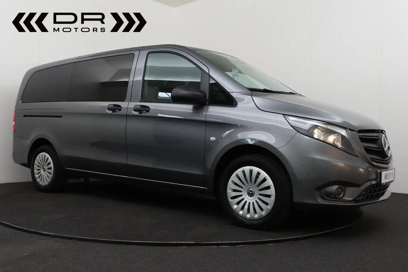 Mercedes-Benz Vito TOURER 114CDI L3 9-GTRONIC - NAVI - LEDER - 9 P... Grijs - 2