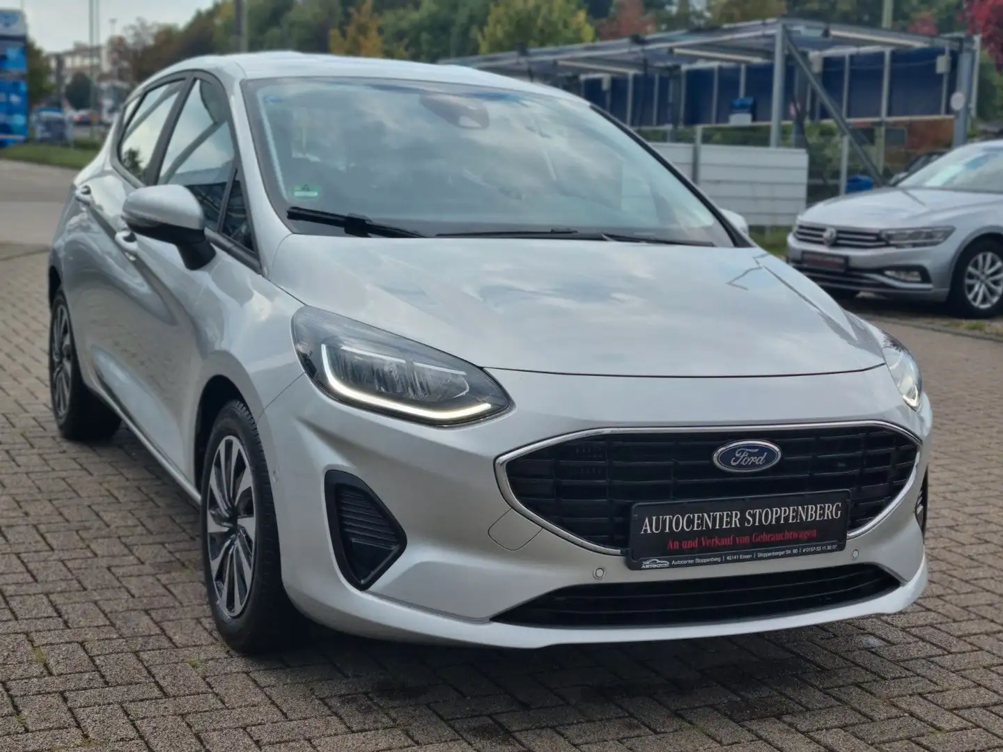 Ford Fiesta Automatik/Navi/Kamera/1.Hand/Garantie/PDC Silber - 1