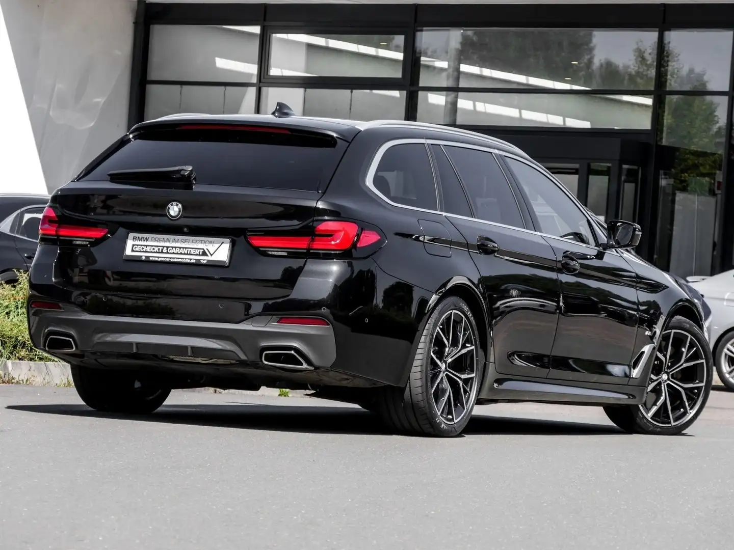 BMW 530 d M SPORT+H/K+AHK+LASER+HuD+DA+PA Schwarz - 2