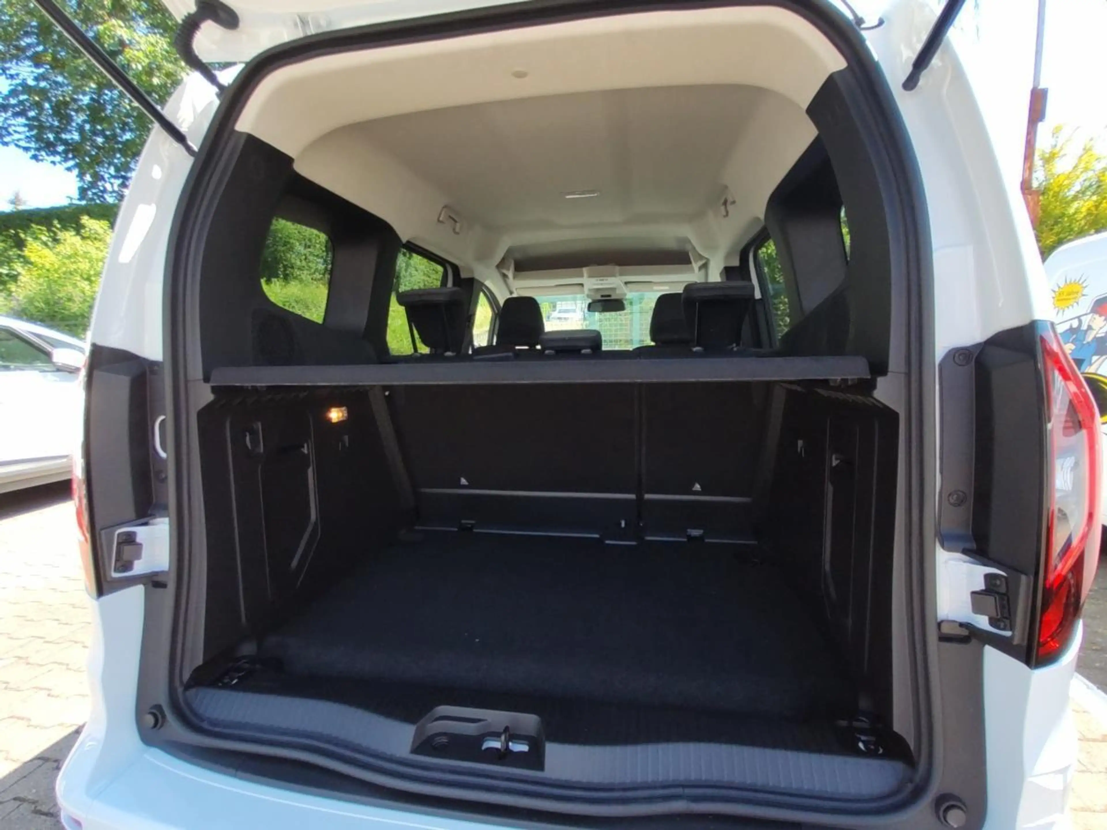 Renault Kangoo PKW Techno TCe 130 (L1) — photo 13