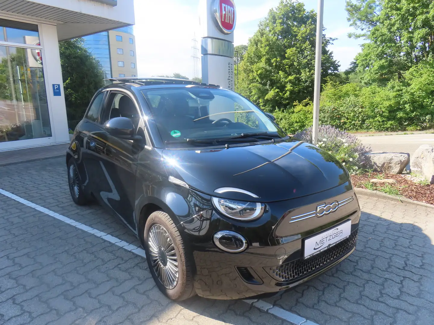 Fiat 500e Icon Akku 42,0kWh  *Glasschiebedach* Schwarz - 2