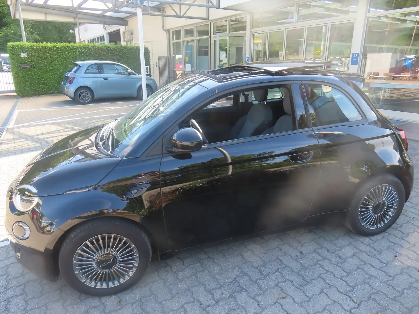 Fiat 500e Icon Akku 42,0kWh  *Glasschiebedach* Schwarz - 1