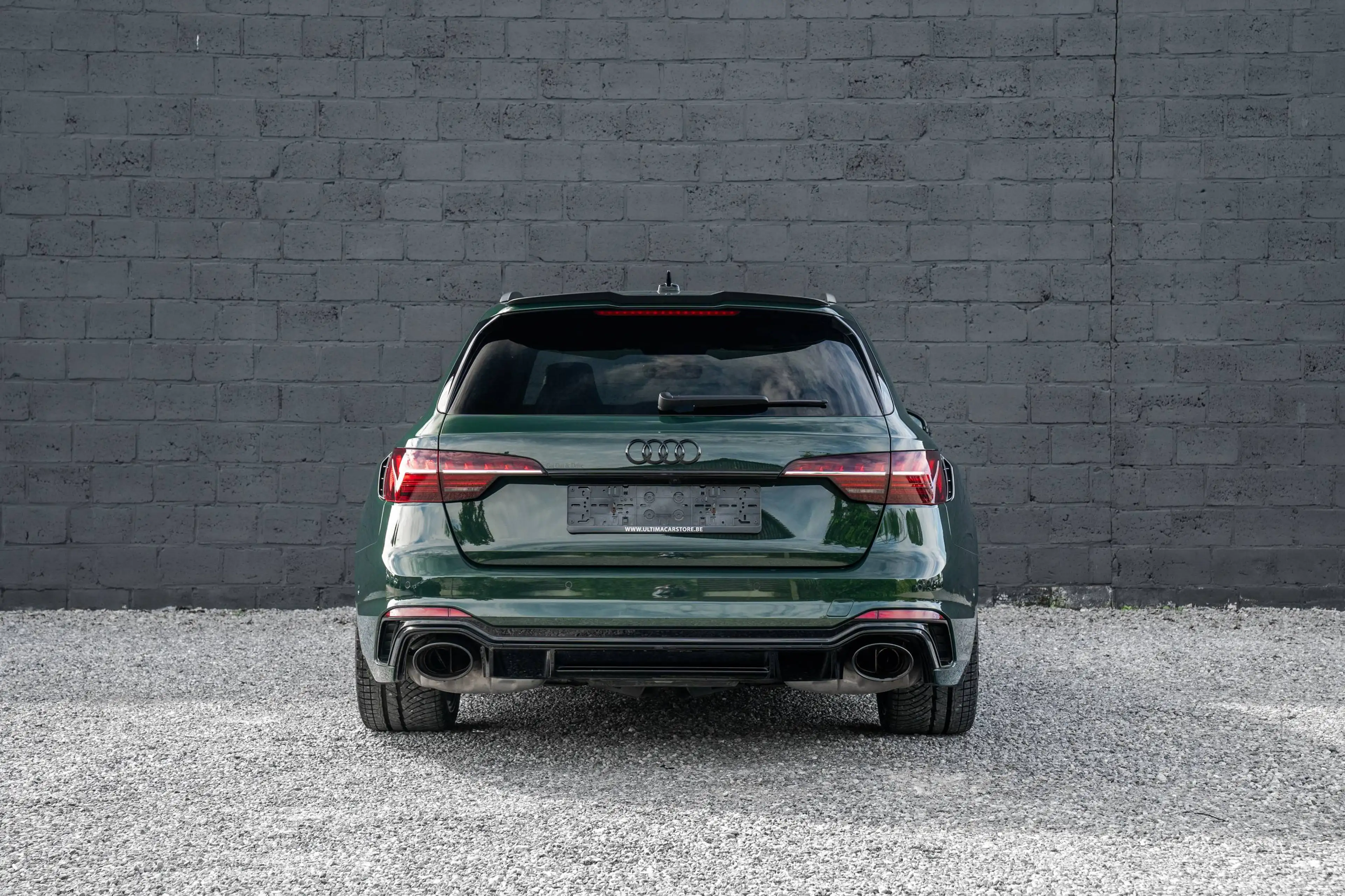 Audi RS4 COMPETITION PLUS / LICHTE VRACHT — photo 5