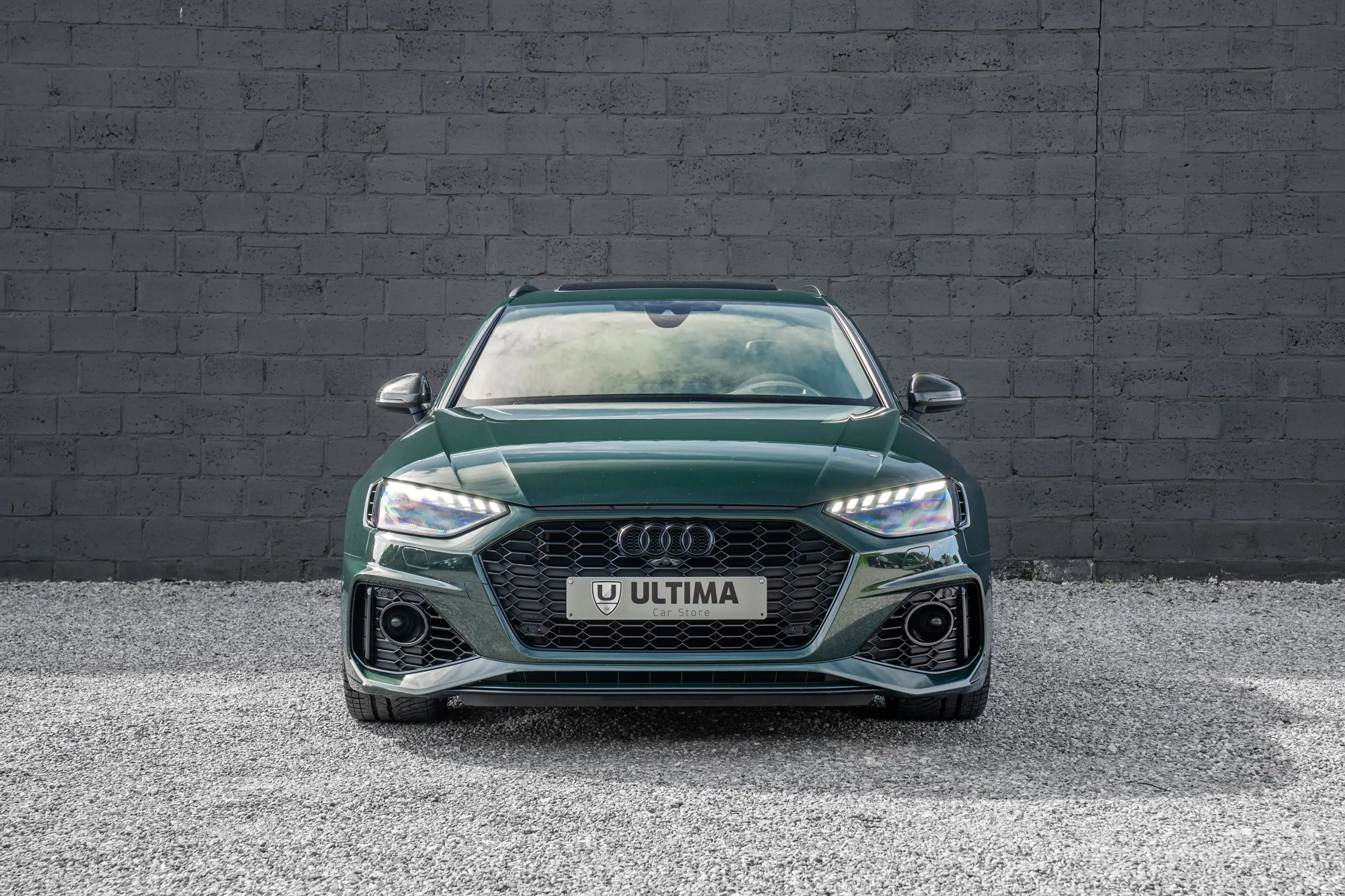 Audi RS4 COMPETITION PLUS / LICHTE VRACHT — photo 4