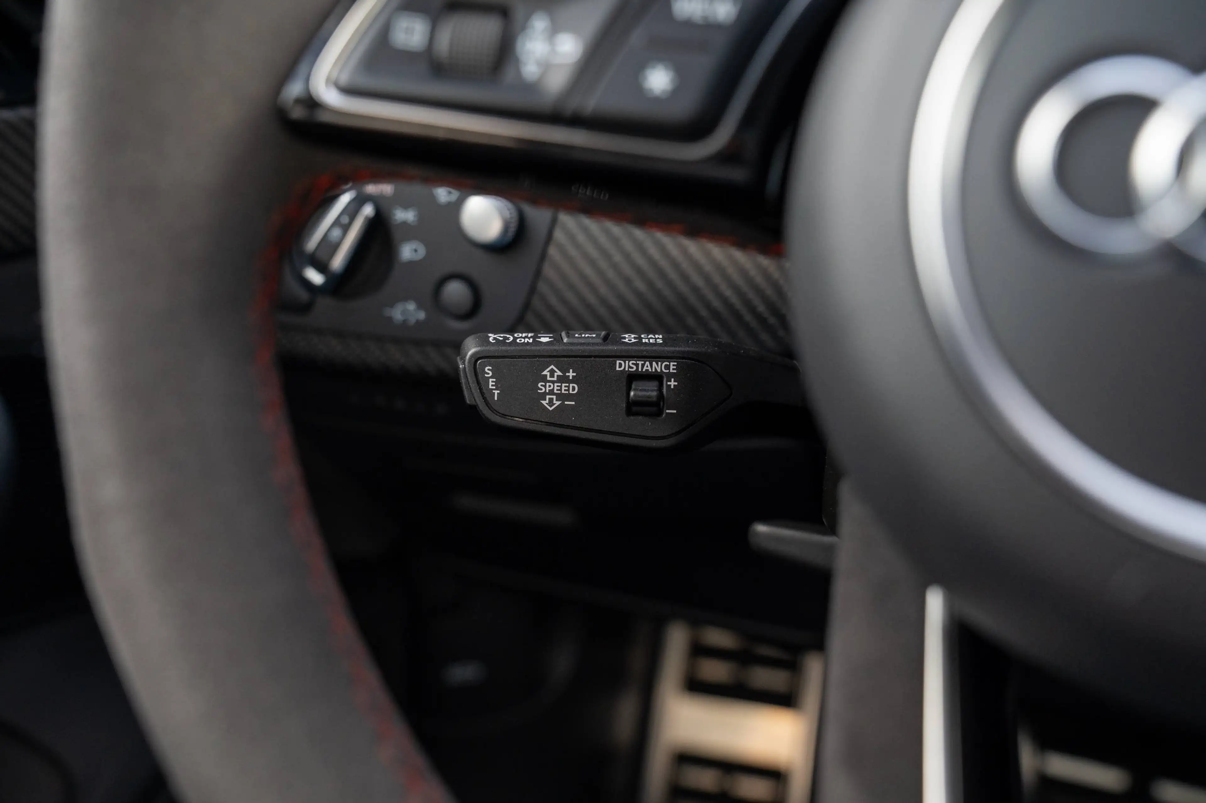 Audi RS4 COMPETITION PLUS / LICHTE VRACHT — photo 14