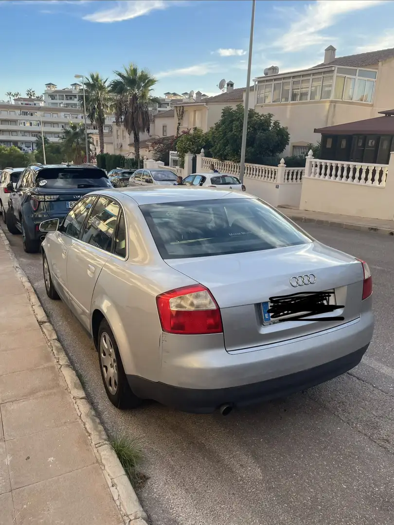 Audi A4 2.0i Pack - 2