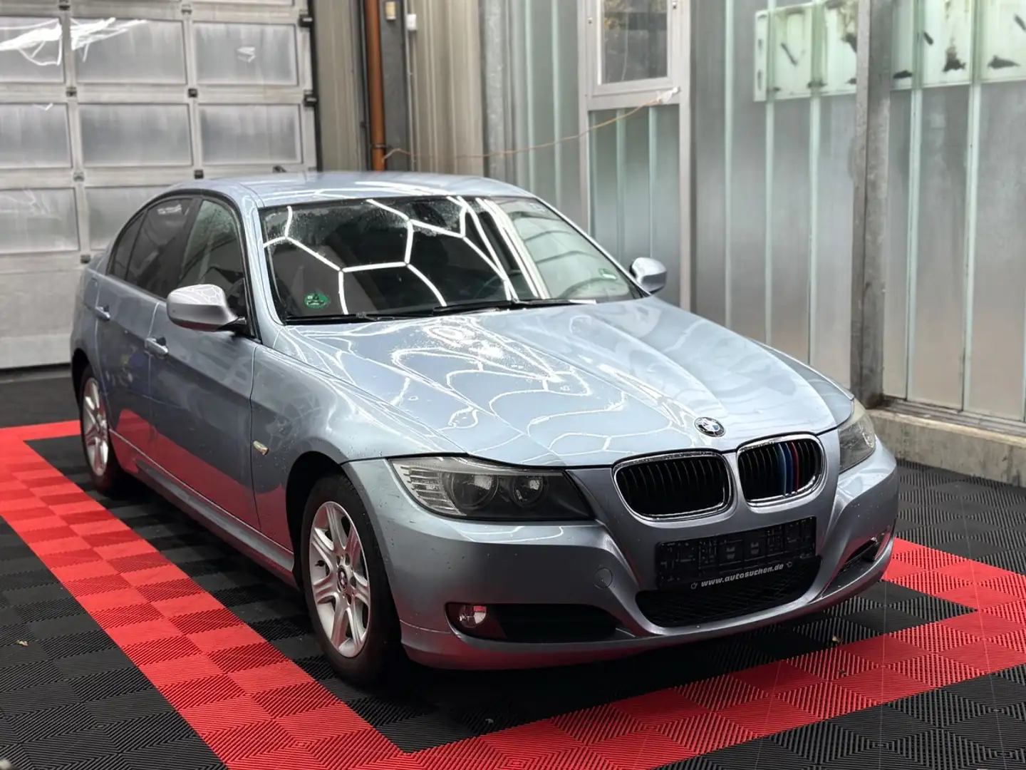 BMW 318 Baureihe 3 Lim. 318i Bleu - 1