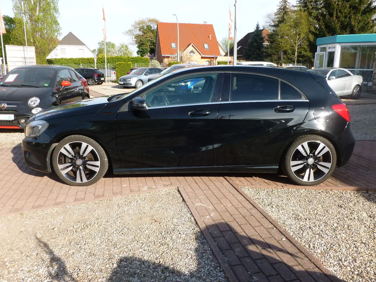 Mercedes-Benz A 200 Automatik/Klima/DAB/Navi/Bi-Xenon/Tempom. Noir - 2