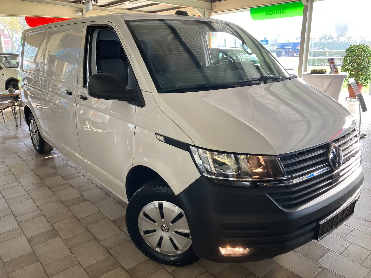 Volkswagen T6.1 Transporter -Lang -GPS -Airco -App -Cruise -Parksensor -Trekhk Blanc - 2