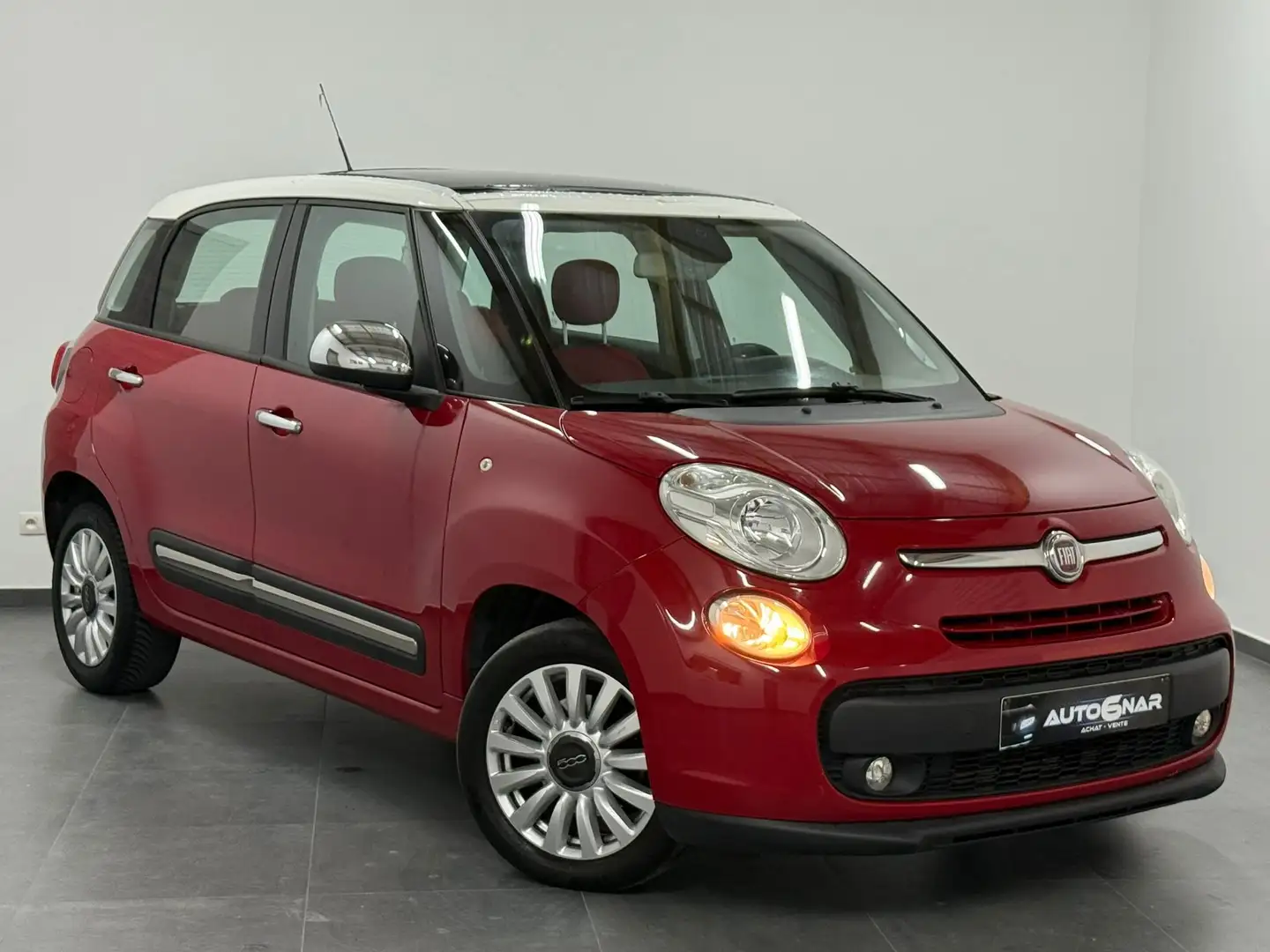 Fiat 500L 1.6 Multijet - Airco - Toit Pano - Carnet Rood - 1