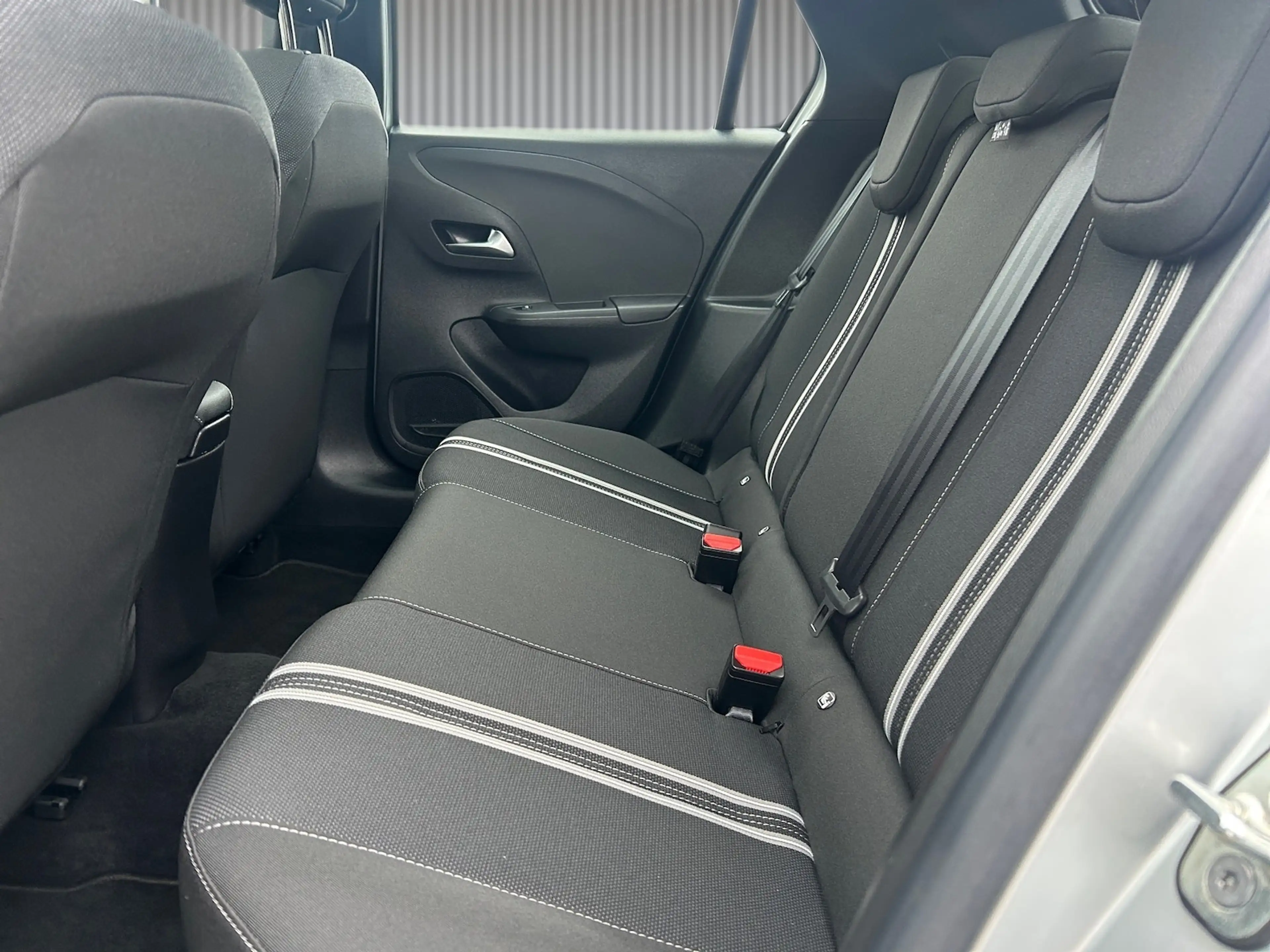 Opel Corsa Winterp.*PANORAMA*LED*Navi v.App* — photo 10