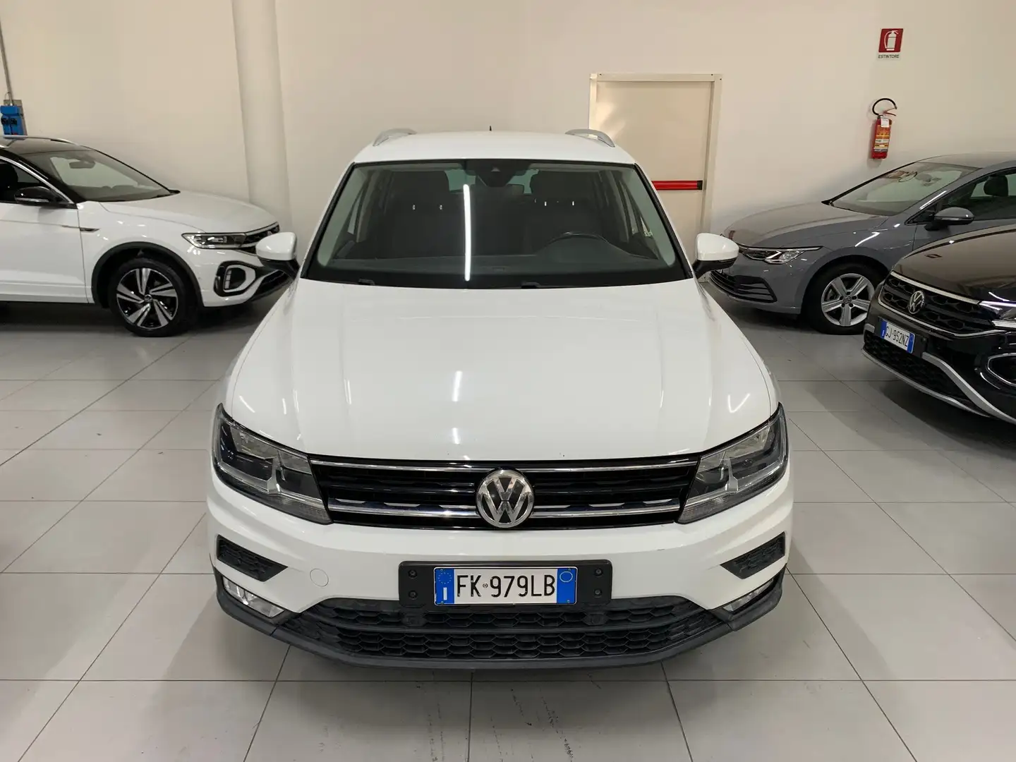 Volkswagen Tiguan Tiguan II 2016 2.0 tdi Business 150cv dsg Bianco - 2