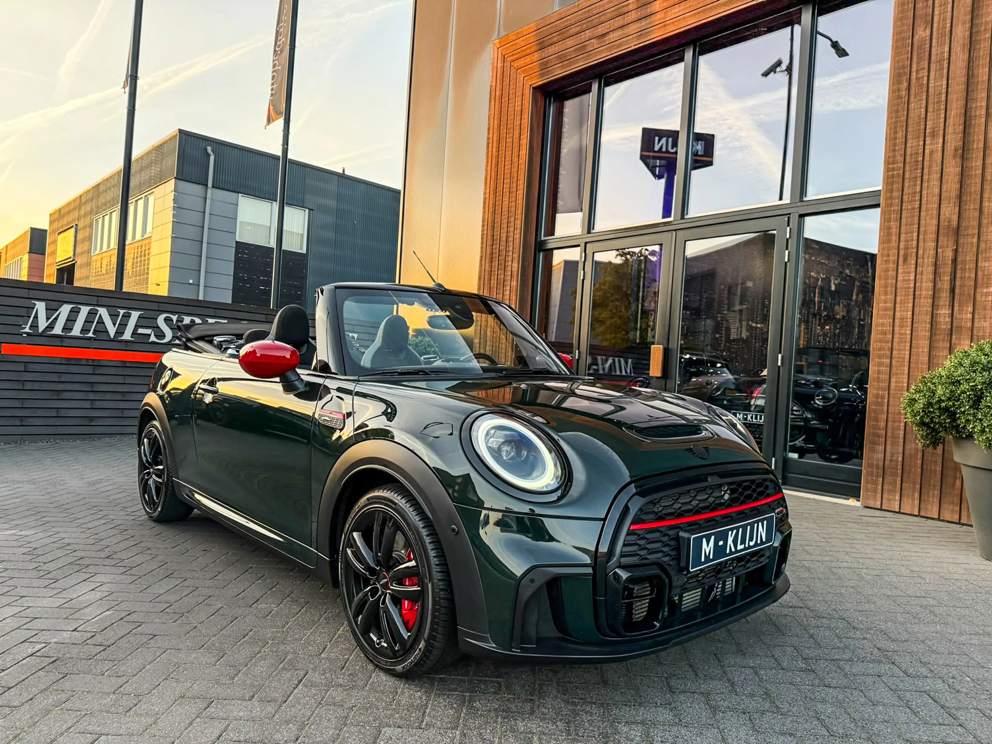 MINI John Cooper Works Cabrio 2.0 JCW Pack F1 aut 231pk Rebelgreen/Camera/Hk/Hea — photo 11