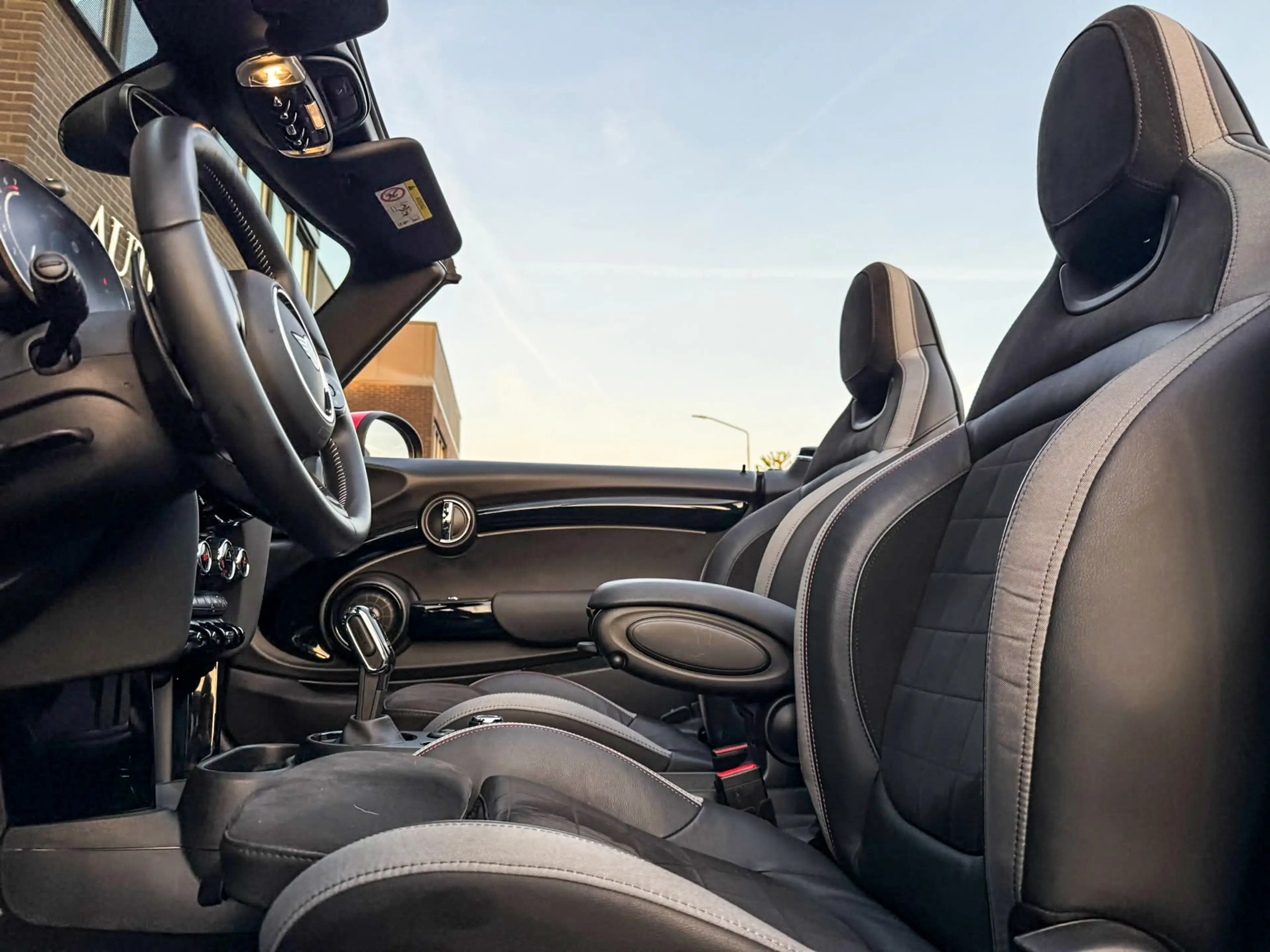 MINI John Cooper Works Cabrio 2.0 JCW Pack F1 aut 231pk Rebelgreen/Camera/Hk/Hea — photo 4