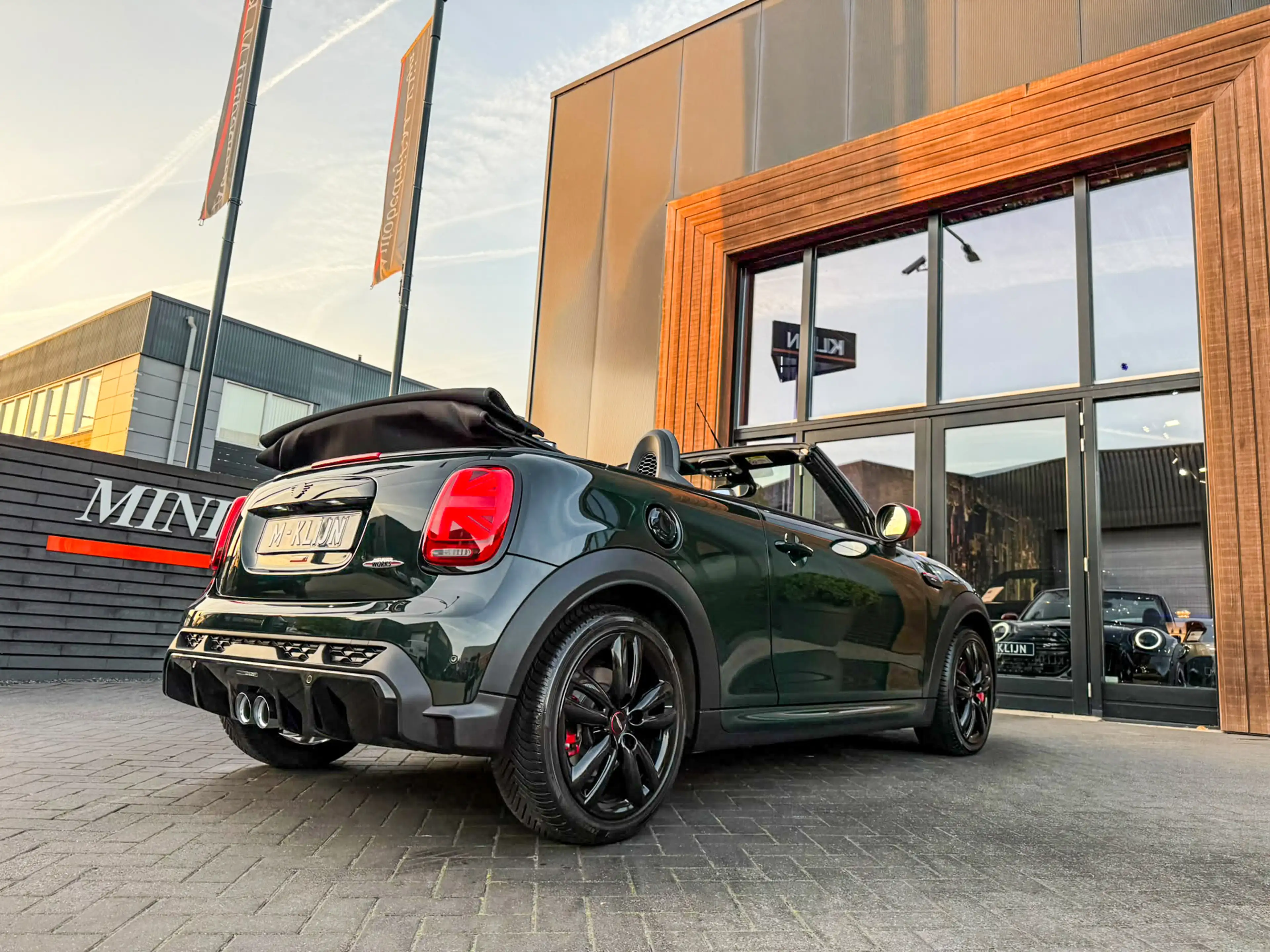 MINI John Cooper Works Cabrio 2.0 JCW Pack F1 aut 231pk Rebelgreen/Camera/Hk/Hea — photo 15