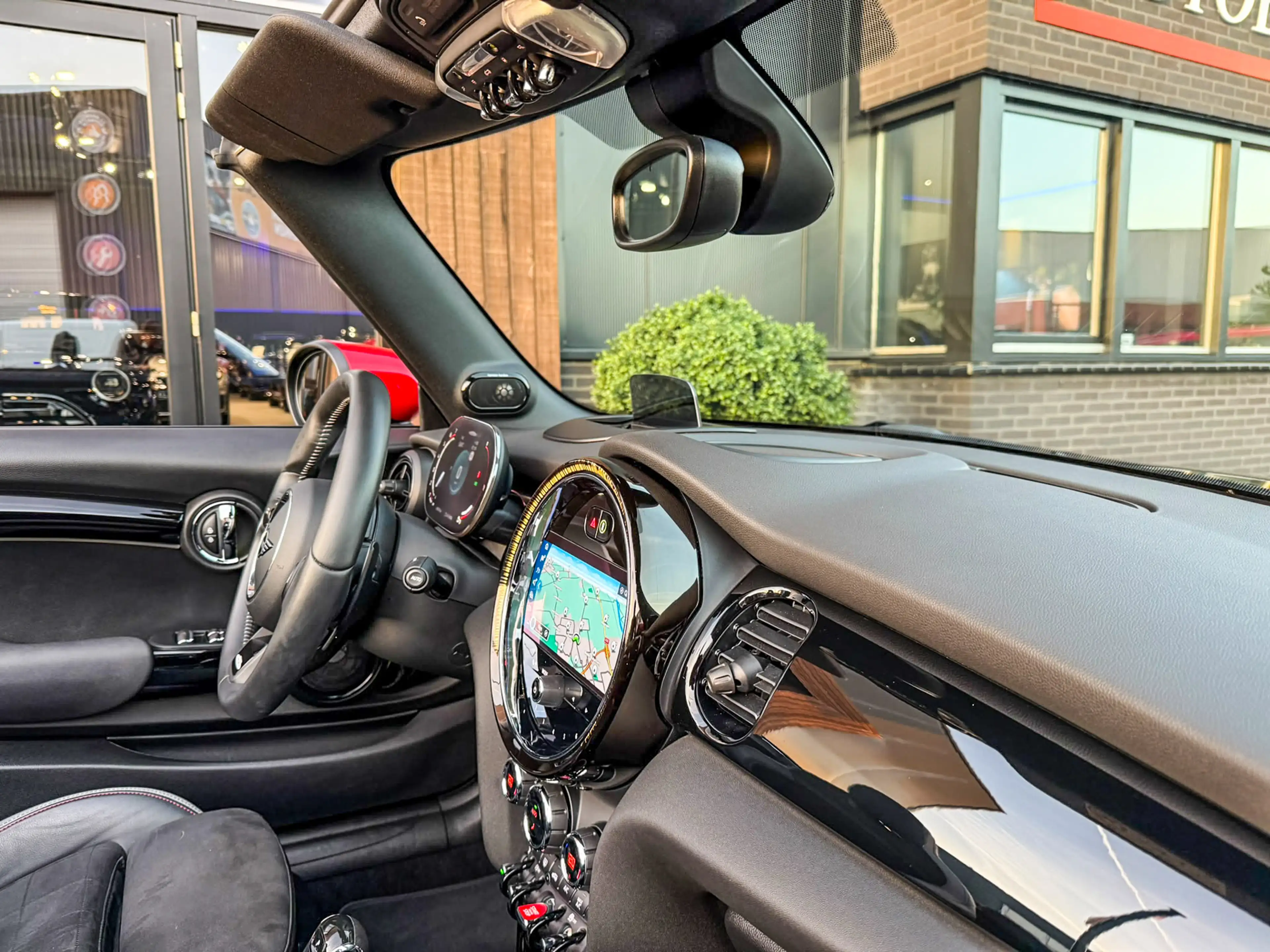 MINI John Cooper Works Cabrio 2.0 JCW Pack F1 aut 231pk Rebelgreen/Camera/Hk/Hea — photo 2