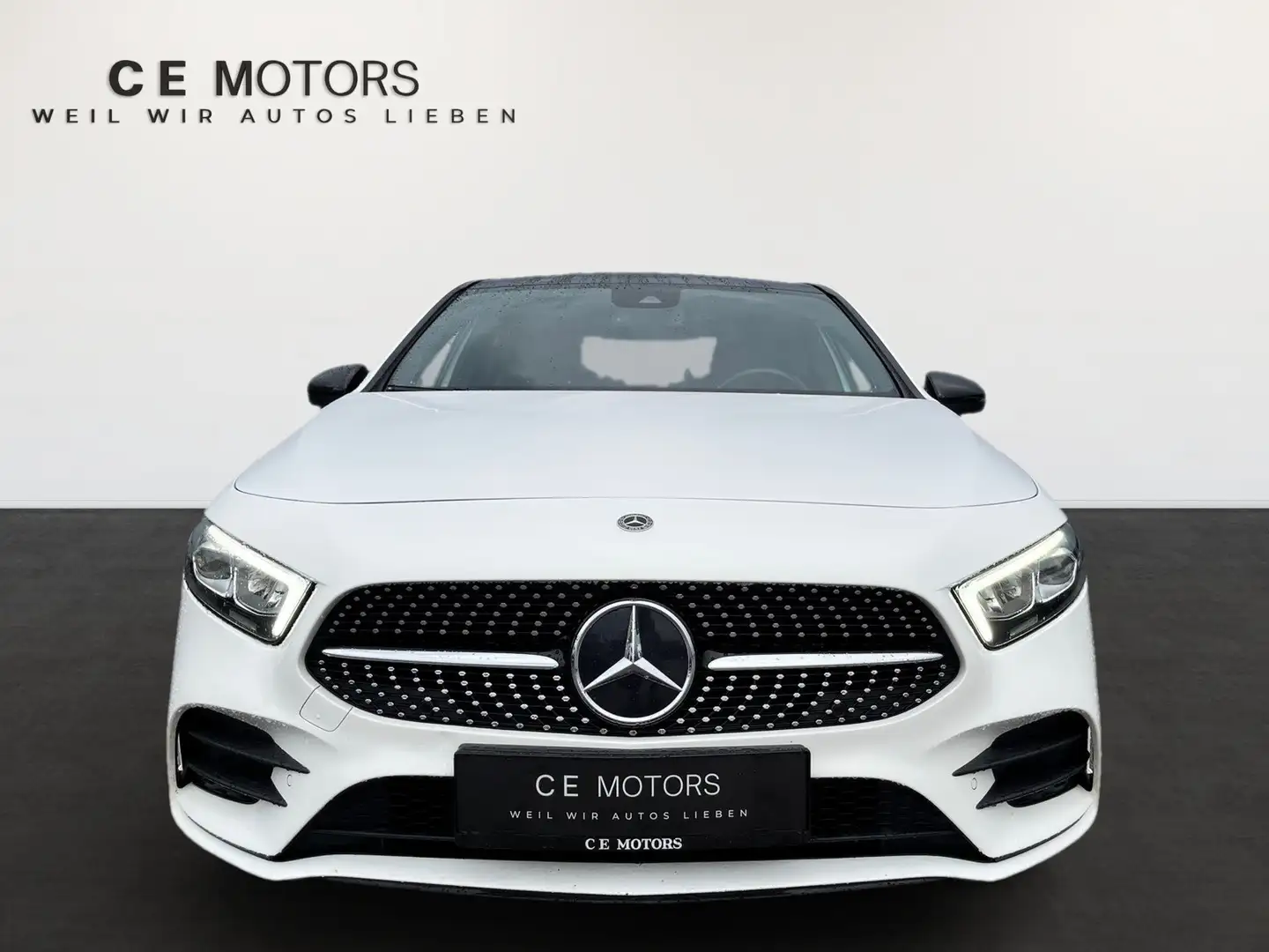 Mercedes-Benz A 220 Limousine | Night Paket | AMG | PANO Weiß - 2