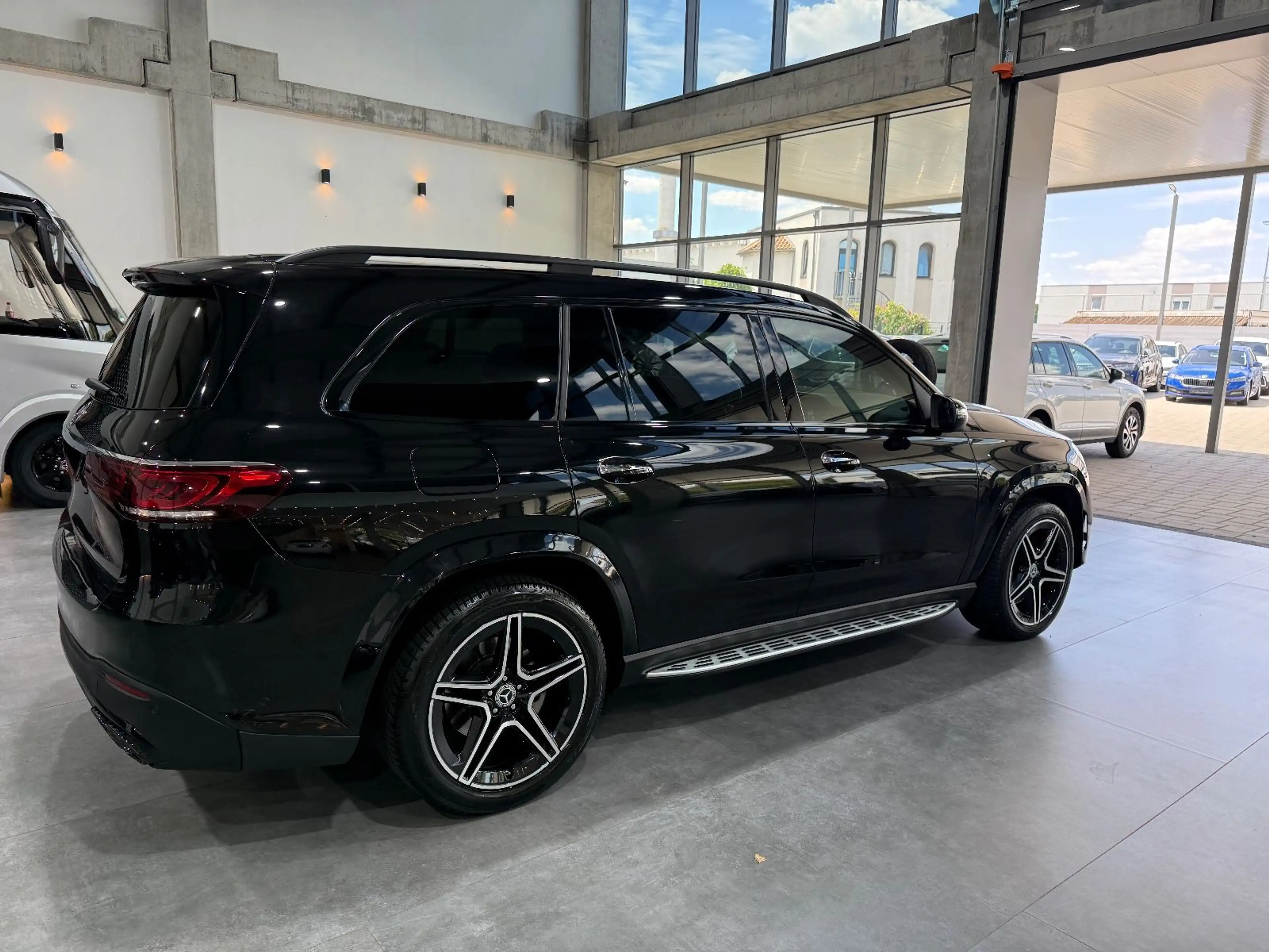 Mercedes-Benz GLS 400 d 4Matic AMG*MultiBeam*Pano*7Stz*360°* — photo 6