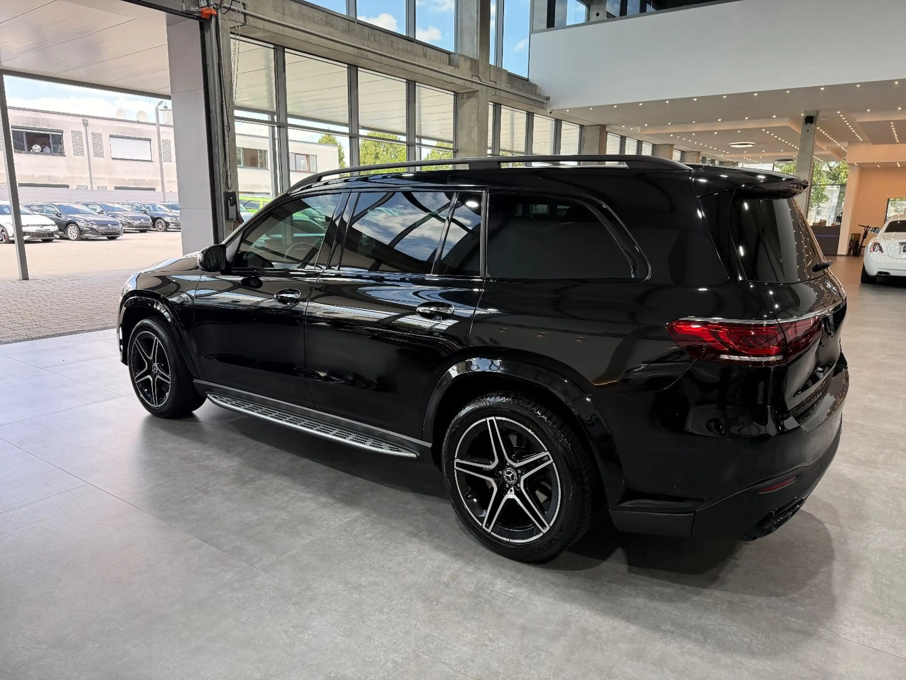 Mercedes-Benz GLS 400 d 4Matic AMG*MultiBeam*Pano*7Stz*360°* — photo 10