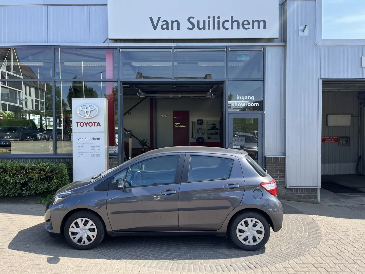 Toyota Yaris 1.5 VVT-i Active Grigio - 1