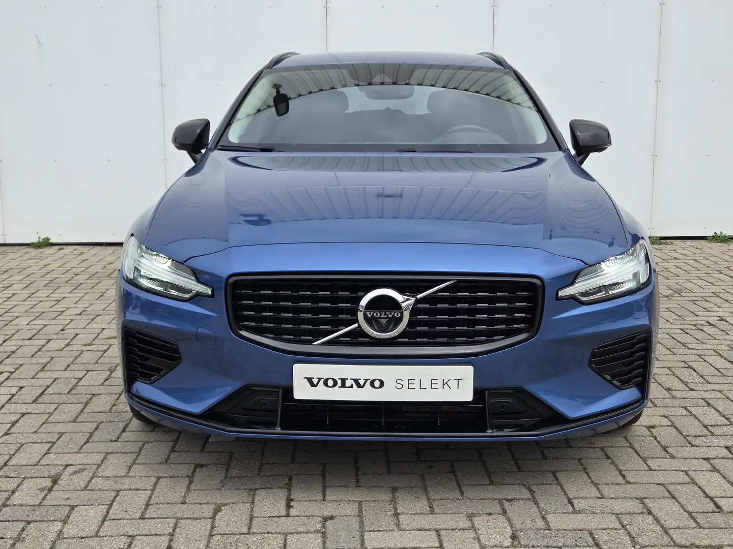 Volvo V60 2.0 T8 Recharge AWD R-Design UNIEK! | Four-C | 360 Azul - 2