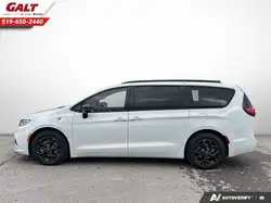 Chrysler Pacifica 2024