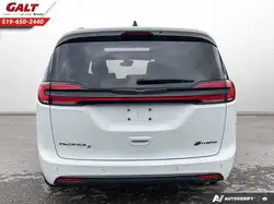 Chrysler Pacifica 2024