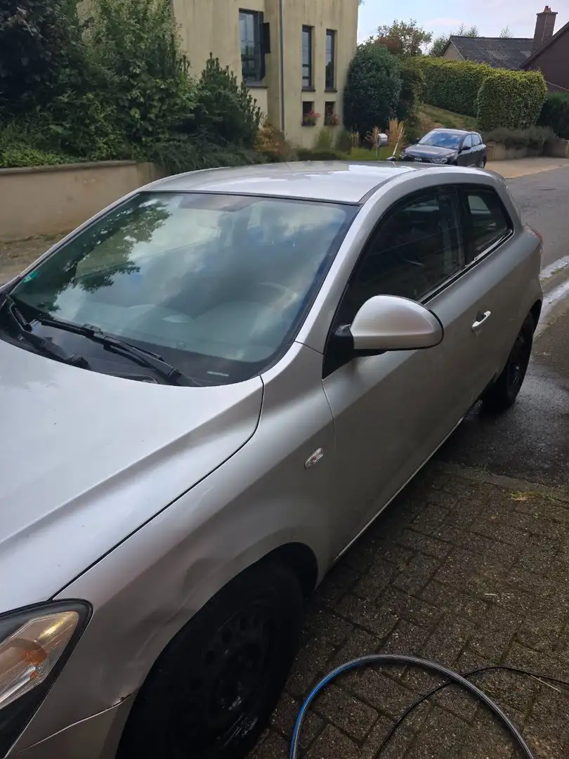 Kia ProCeed / pro_cee'd Pro_Cee'd 1.6 Turbo CRDi VGT LX Срібний - 2