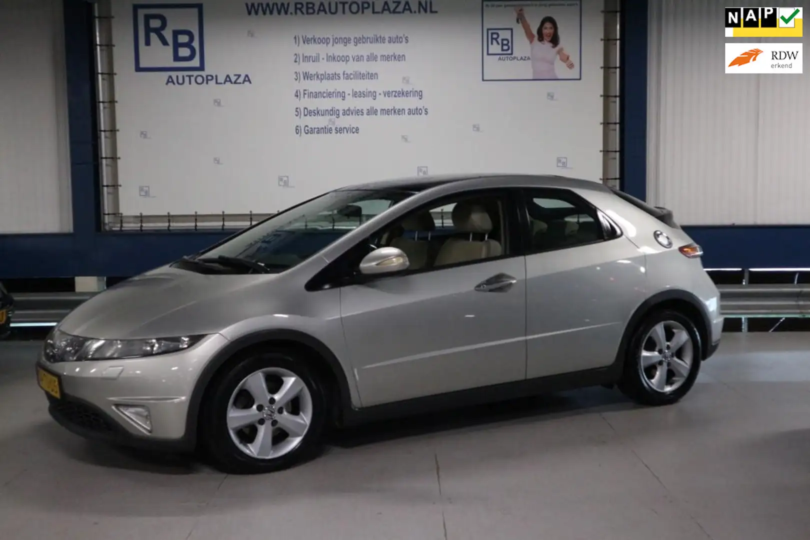 Honda Civic 1.8 AUTOMAAT / NAVI / PANO DAK / LEUKE AUTO ! Beige - 1