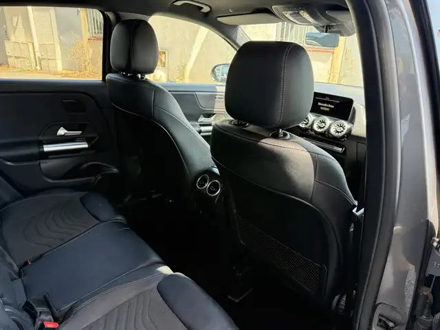 Mercedes-Benz Gla view 13