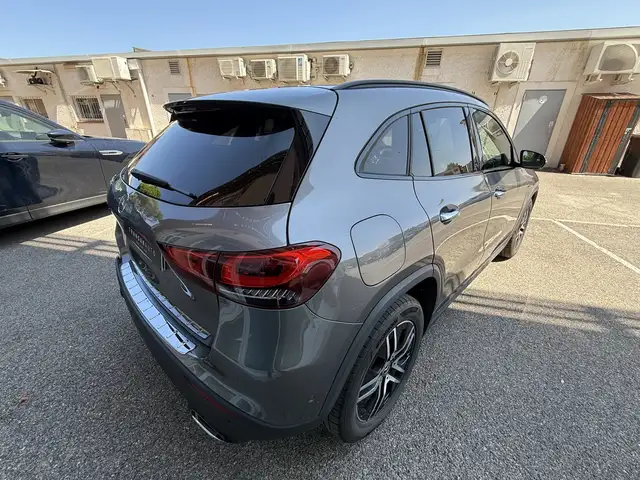 Mercedes-Benz Gla view 5