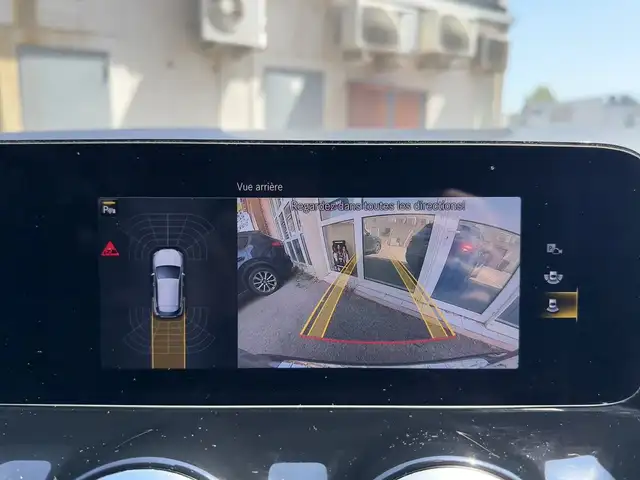 Mercedes-Benz Gla view 22