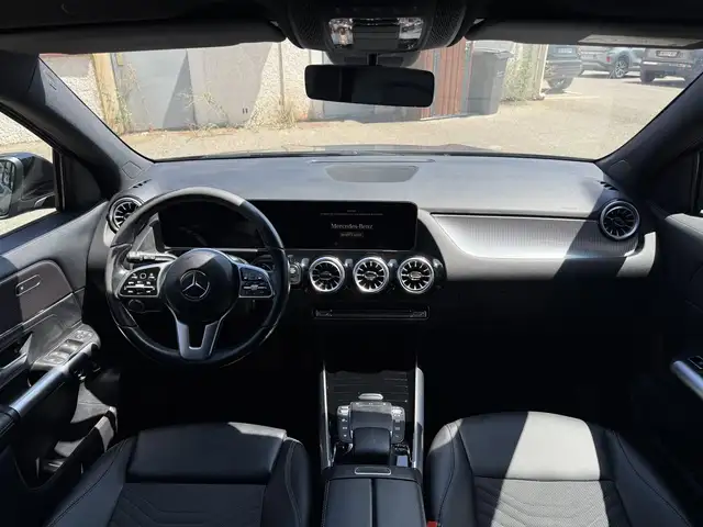 Mercedes-Benz Gla view 17