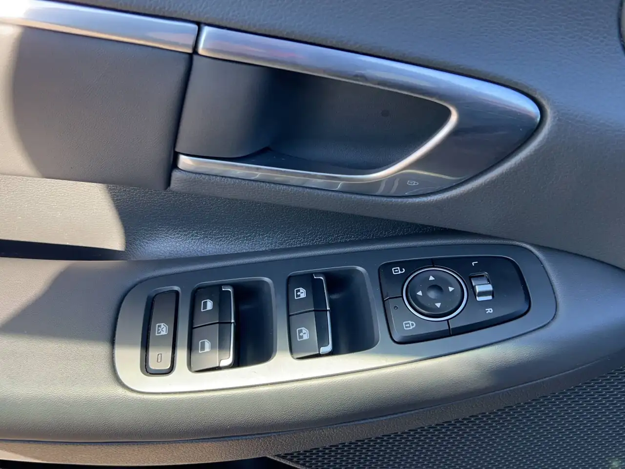 Hyundai SONATA снимка Hyundai SONATA