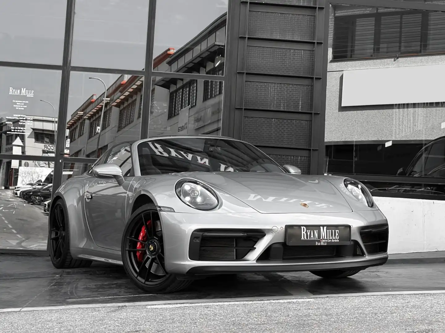 Porsche 992 Targa 4 GTS PDK Argent - 1