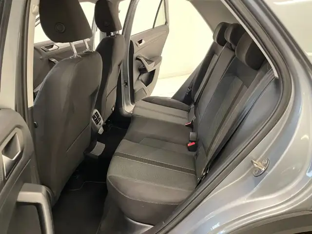 Volkswagen T-Roc view 7