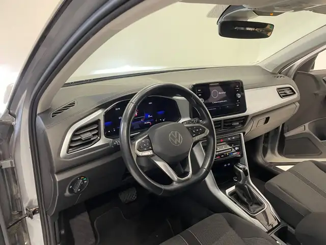 Volkswagen T-Roc view 15