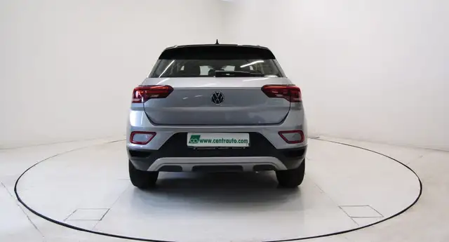 Volkswagen T-Roc view 4