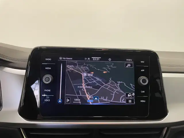 Volkswagen T-Roc view 10