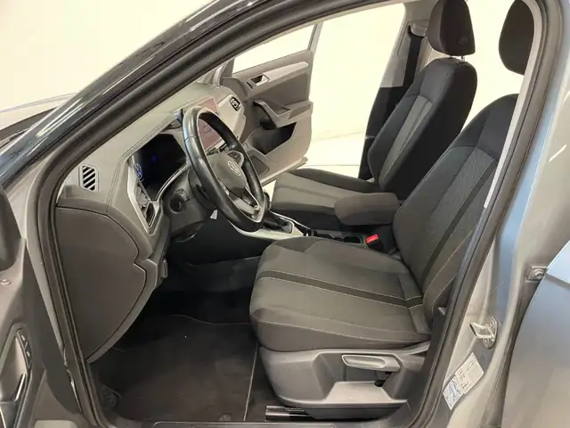 Volkswagen T-Roc view 6