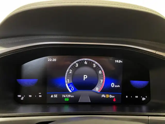 Volkswagen T-Roc view 5