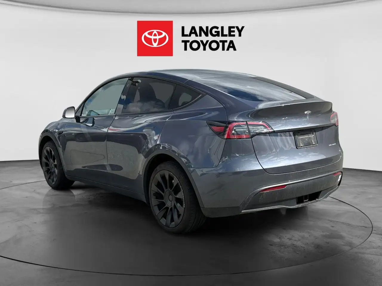 Tesla Model Y снимка Tesla Model Y