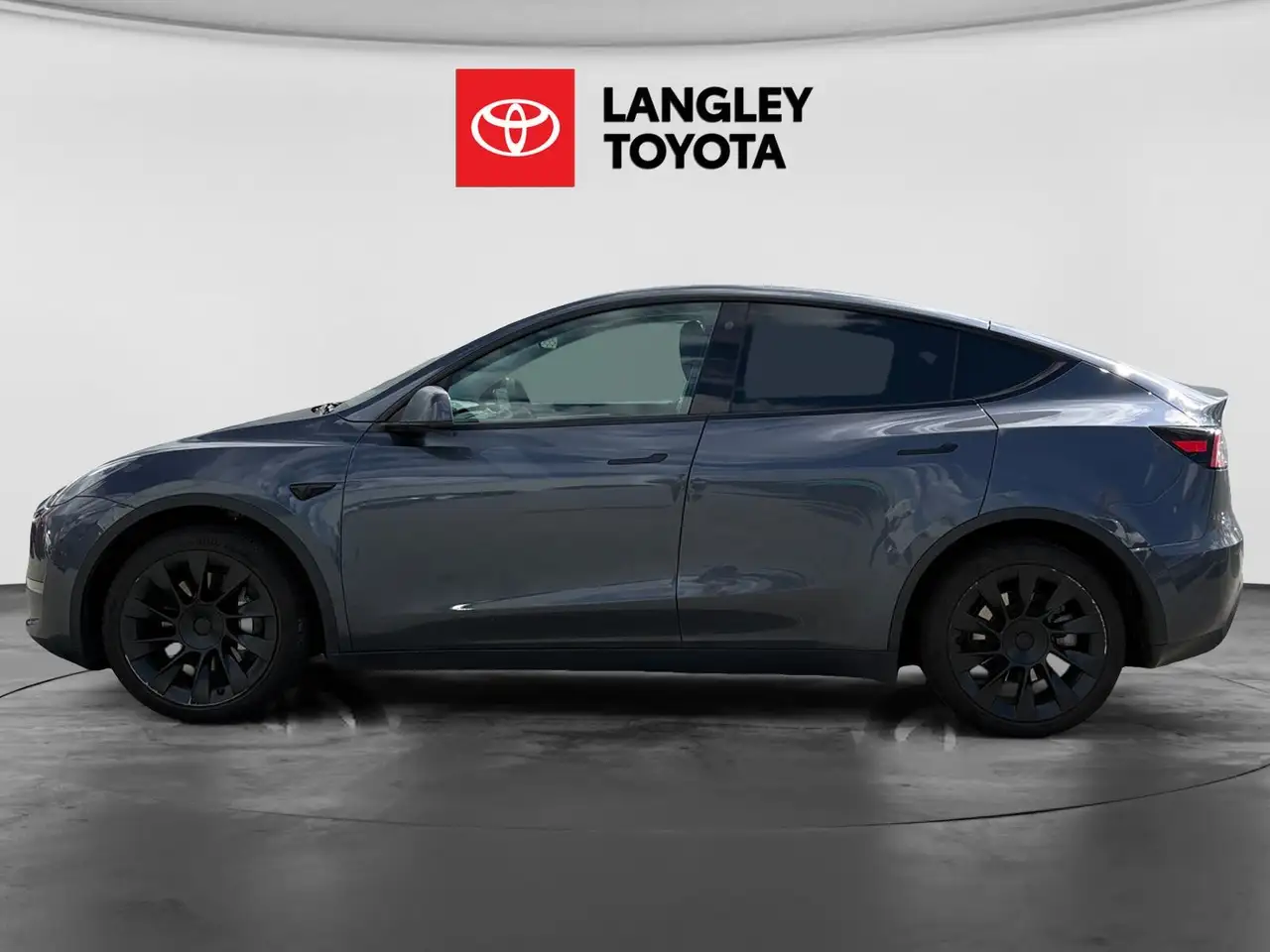 Tesla Model Y снимка Tesla Model Y