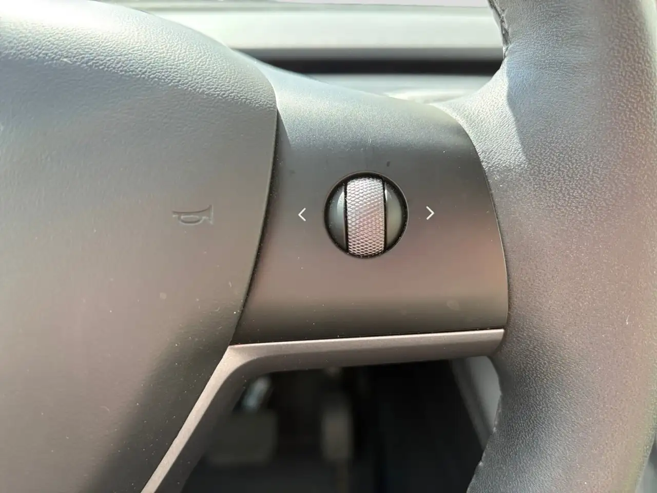 Tesla Model Y снимка Tesla Model Y