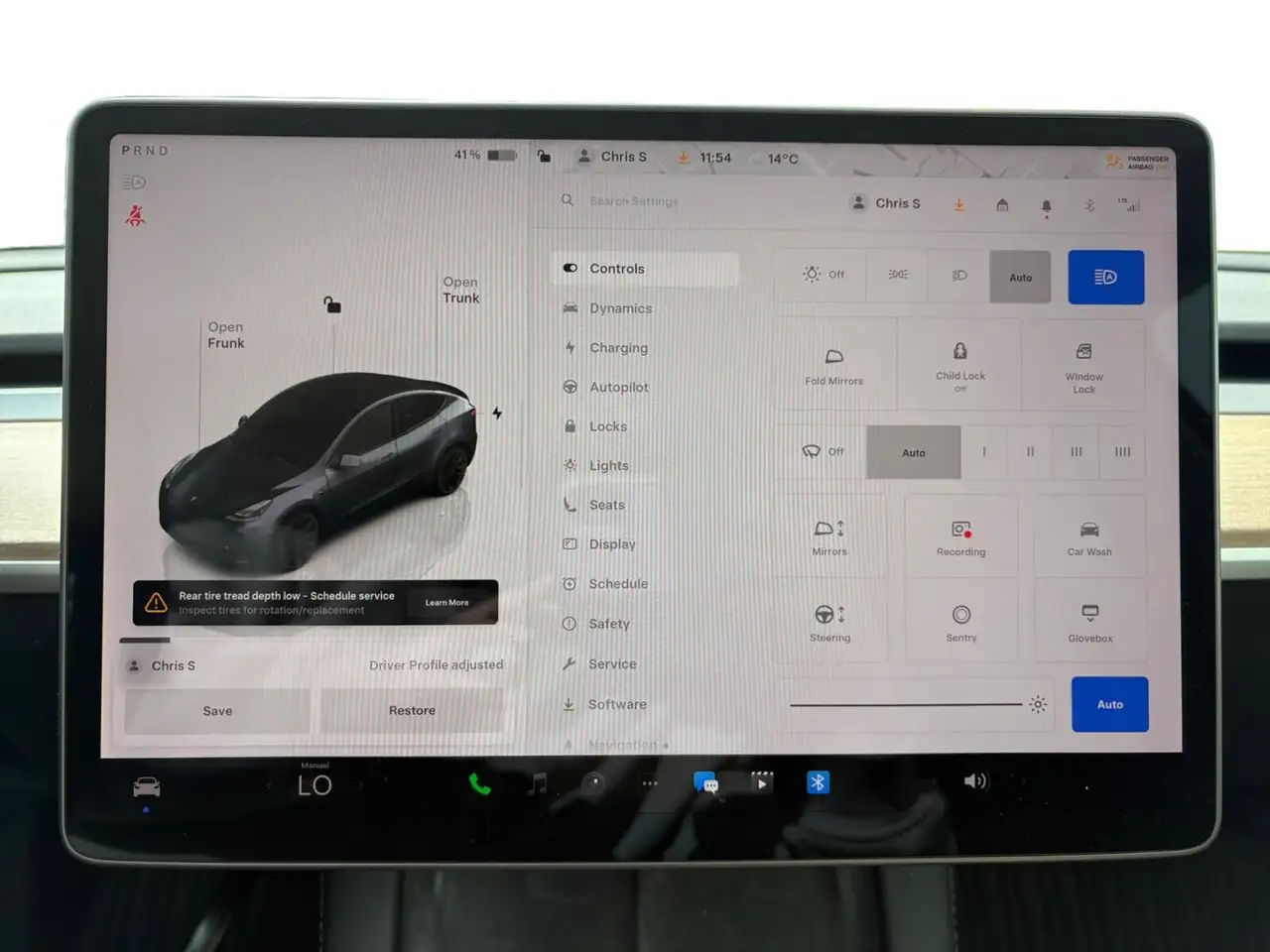 Tesla Model Y снимка Tesla Model Y