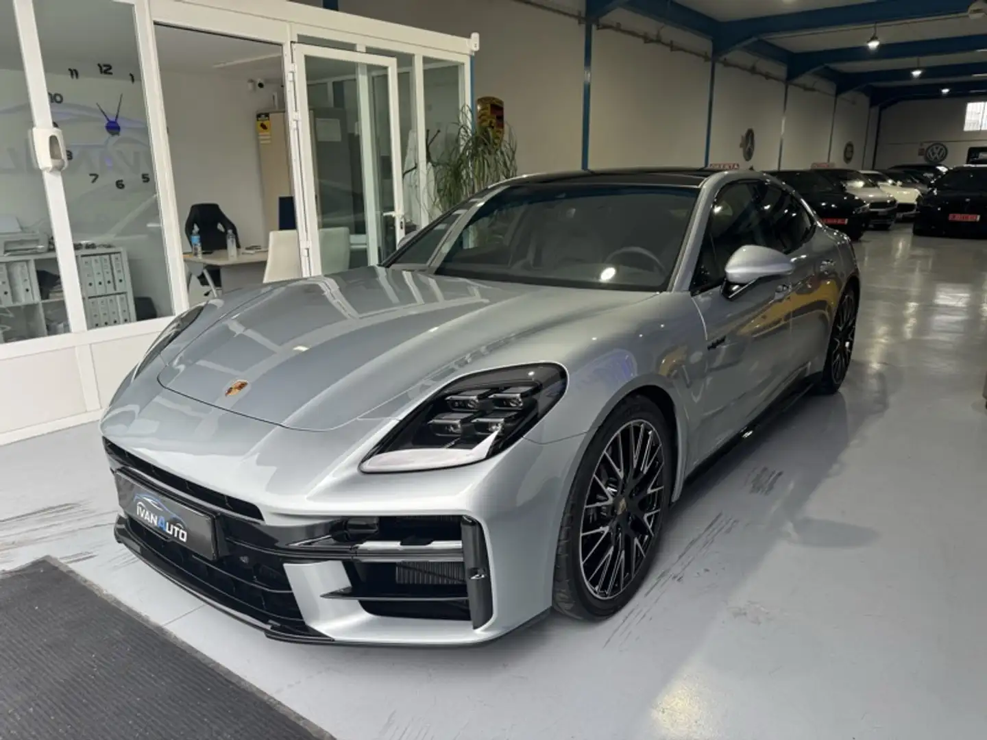 Porsche Panamera 4S E-Hybrid Aut. Zilver - 2